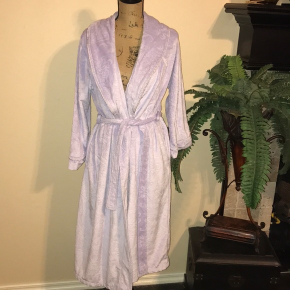 Liz Claiborne Other - Stunning Textured Robe
